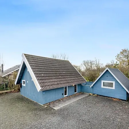 Ely - 980m To The Fjord By Interhome *